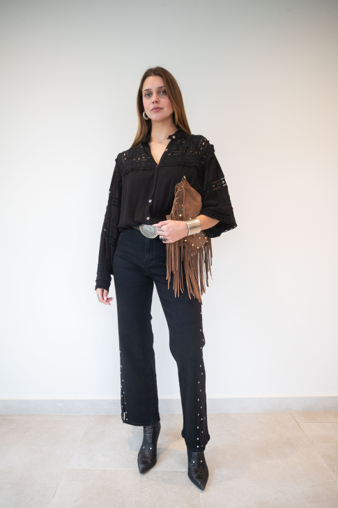 Pantalón denim tachuelas