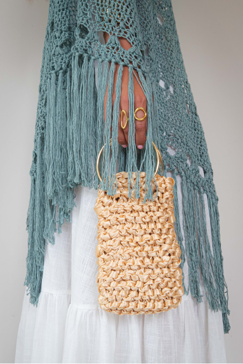 Carolé Brand | Chal de hilo de bambú