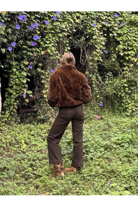 Chaqueta de piel sintética corta