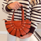 Bolso Abanico Soleil en color teja con jersey de rayas marineras