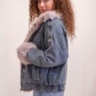 Cazadora Arizona denim con pelo y cintura elástica, vista de perfil