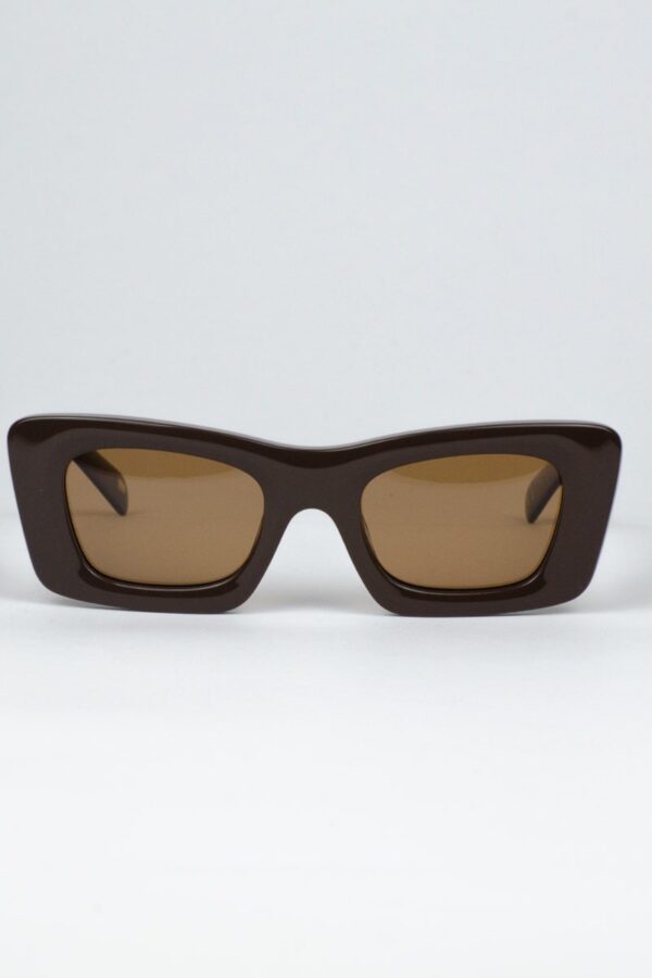 Gafas de sol OLD ACT de Minor Eyewear en marrón, vista frontal