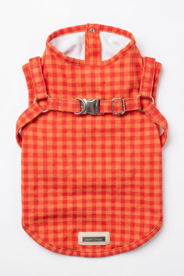 Camiseta arnés Varenna de cuadros vichy rojo y naranja con hebilla metálica