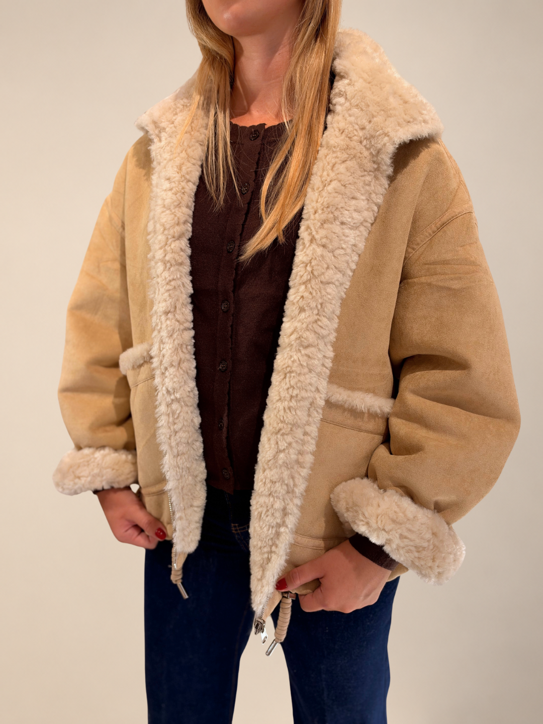 Abrigo Dakota reversible beige por la cara de antelina con interior de borreguito