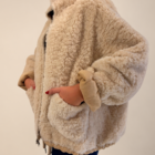 Abrigo Dakota reversible beige por la cara de pelo, vista de perfil